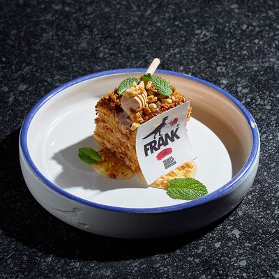 Медовик в Frank by Баста по цене 460 ₽