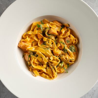 Сливочная с форельюв Мидийное место по цене 1200 ₽