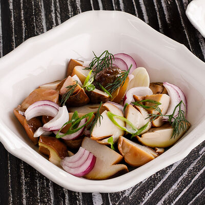 Маринованные белые грибы в Ginza по цене 1690 ₽