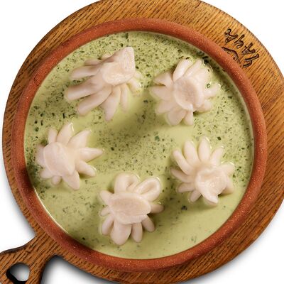 Патари в сливочно-шпинатном соусе в Чача по цене 460 ₽