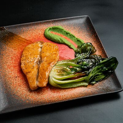 Стейк из лосося под соусом терияки в Том и ям по цене 2140 ₽