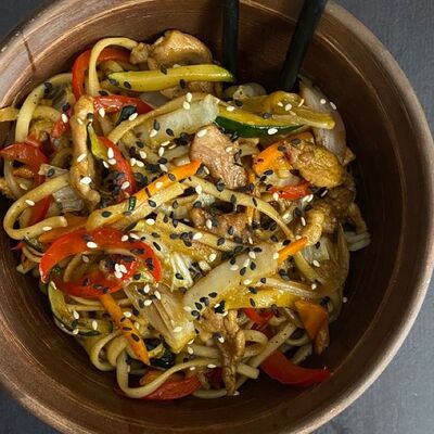 Wok со свининойв Токио по цене 419 ₽