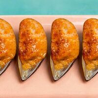 Мидии, запеченные в остром соусе в Sushi Street