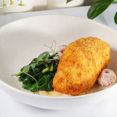 Котлета по-киевски с овощами и кунжутным дрессингом в Юность у моря по цене 890 ₽