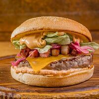 Бургер Сырный в The Rocket Bar