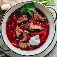 Борщ с салом, чесноком и гренками в Hatimaki