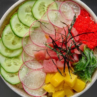 Поке с тунцом в 96 азиаток по цене 770 ₽