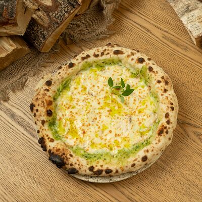 Пицца Цыпленок и песто в Печь по цене 590 ₽