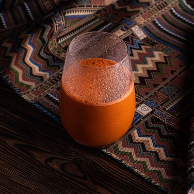 Морковный фреш в Чё? Харчо! по цене 510 ₽