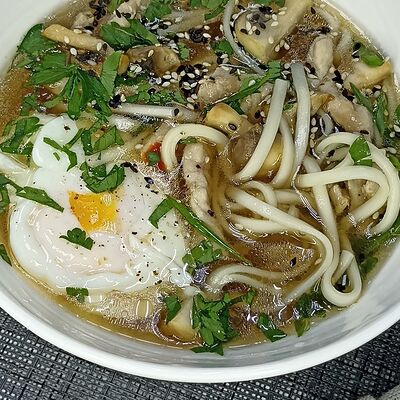 Рамен со свининой и грибами в Sisters Food по цене 399