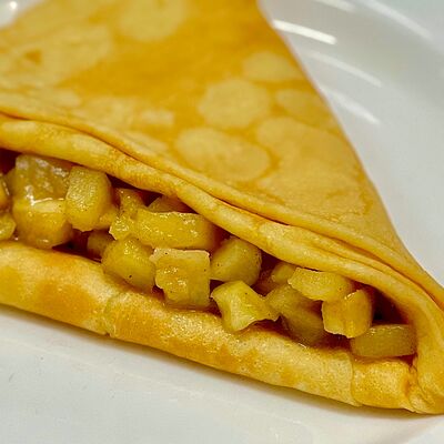 Блин с яблоком, карамелью и корицей в Блиныпицца по цене 190 ₽