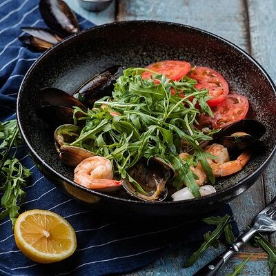 Салат с морепродуктами в Маймун по цене 990