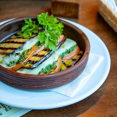 Баклажан с томатом и сыром в Хинкальня по цене 22 р.