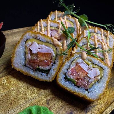 Ролл Темпура Асай в Свои Суши по цене 526 ₽