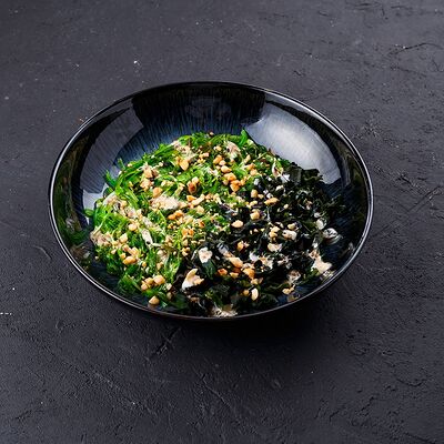 Чукка с ореховым соусом в Nau по цене 350 ₽