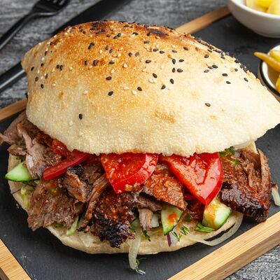 Донар из говядины в пите в Marmaris Steak House по цене 350 ₽