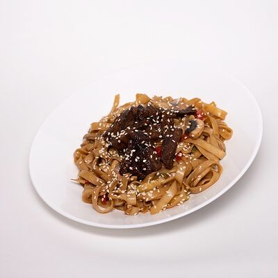 Вок с говядиной в Пара палок по цене 500 ₽