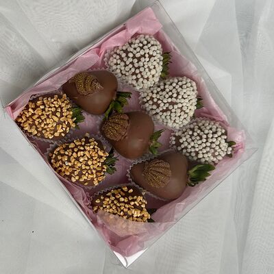 Клубника в шоколаде V в Allowberry по цене 3400 ₽