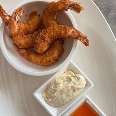 Креветки в панировке, соус айоли, сладкий соус чили в L'angolo Italiano по цене 29 р.