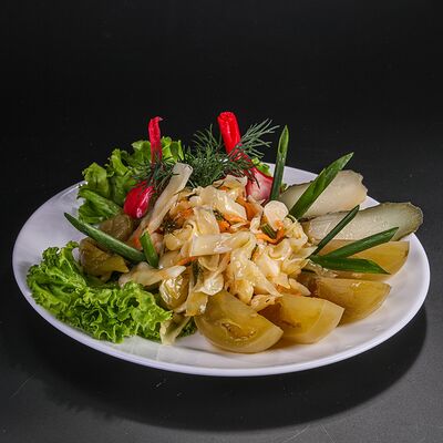 Ассорти из солений в Бакинский Chef по цене 435 ₽