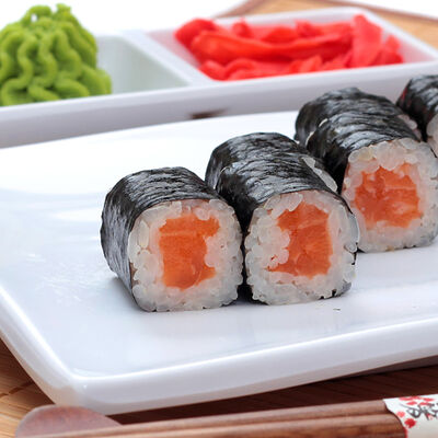 Ролл Сяке Макив Sushiwoker по цене 295 ₽