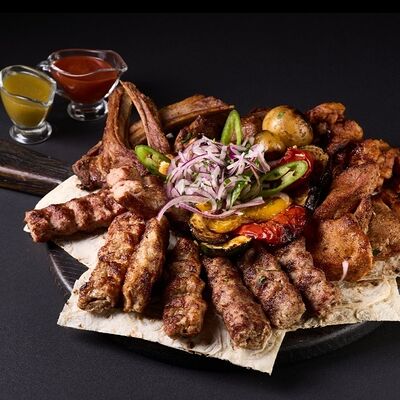 Ассорти шашлыковв ЛАЛИКО ГРУЗИНСКАЯ КУХНЯ по цене 7800 ₽
