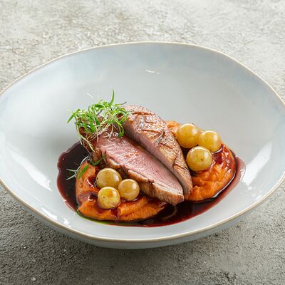 Утиная грудка с бататом, винoград, марсала в Склад 22 по цене 850