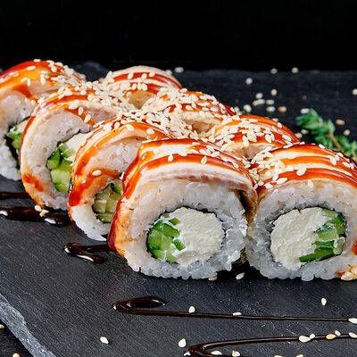 Ролл Филадельфия с угрём в Суши и Роллы по цене 719 ₽