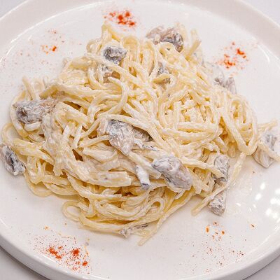 Лингвини сливочно-грибные с филе цыпленка в Тепло по цене 648 ₽