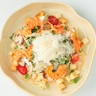 Салат Цезарь с креветкамив Неспешник по цене 900 ₽