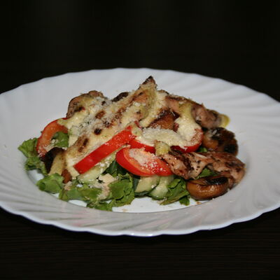 Теплый салат с курицей в Казачок по цене 350 ₽