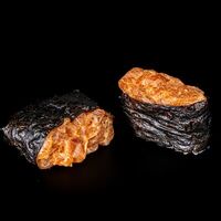 Спайси гунканы с тунцом в Tanaka суши