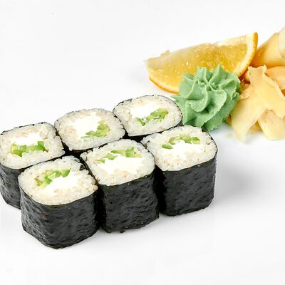 Ролл с авокадо и сливочным сыром в Нами по цене 475 ₽