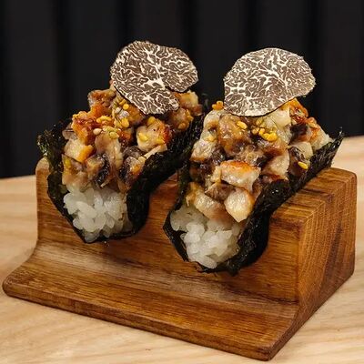 Суши тако Угорь и шиитаке в Tsunami по цене 650 ₽