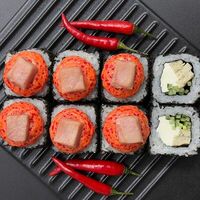 Запеченный ролл с тунцом в кунжуте в Моремания Food