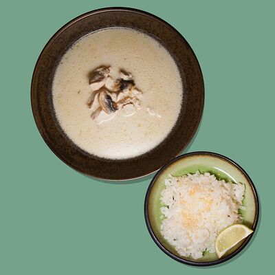 Суп Том кха с курицей в Кунжут по цене 510 ₽