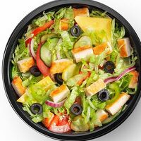 Салат мега чикен из котлеты из рубленого цыплёнка в Subway