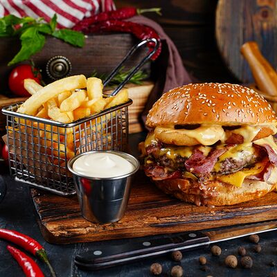 Комбо Чизбургер prime в Escobar Burgers Tako & Buritto Premium по цене 1290 ₽