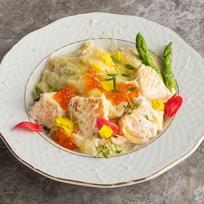 Паста с лососем в Гранж Кафе по цене 1400 ₽