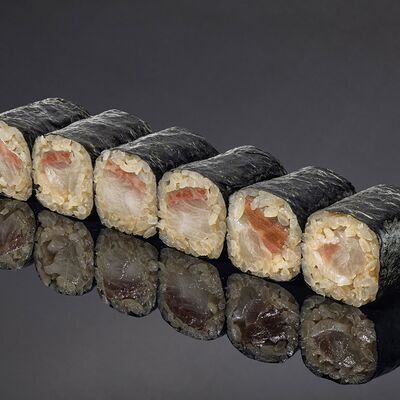 Ролл с Шима-аджи в Bluefin по цене 2790 ₽