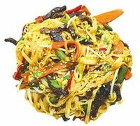 Фо сао рисовая лапша с морепродуктами в Wok & Box