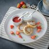 Сырники со сметаной и клубнично-базиликовым соусом в Encore Cafe по цене 840