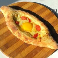 Хачапури по-аджарски с томатами в Full house