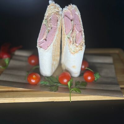 Сосиска в лаваше в Shavermaboss по цене 150 ₽