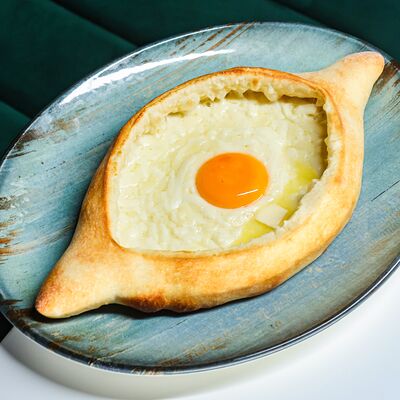 Хачапури по-аджарски в Sreda по цене 670 ₽