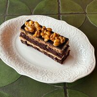 Сникерс в Двор Помидор