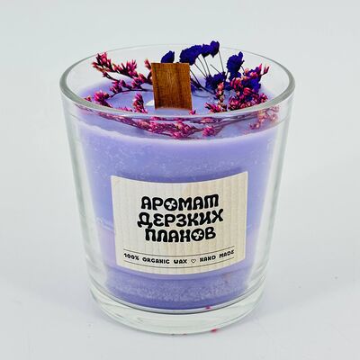 Свеча в стакане ручной работы с ароматом дерзких планов в Дарите красиво по цене 1790 ₽