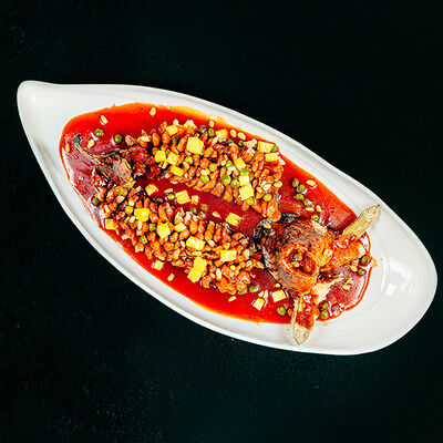 Карп в кисло-сладком соусе в Mr. Lee по цене 3900 ₽