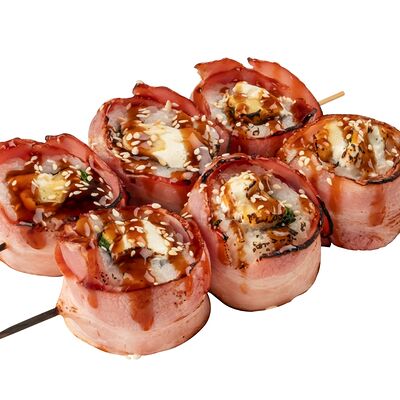 Ролл с опаленным беконом в Кушай мясо по цене 345 ₽