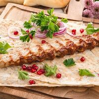 Люля из курицы в Тут Lounge Cafe